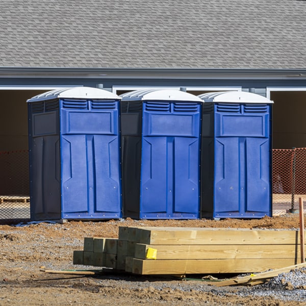 how can i report damages or issues with the portable toilets during my rental period in Rosalia Washington